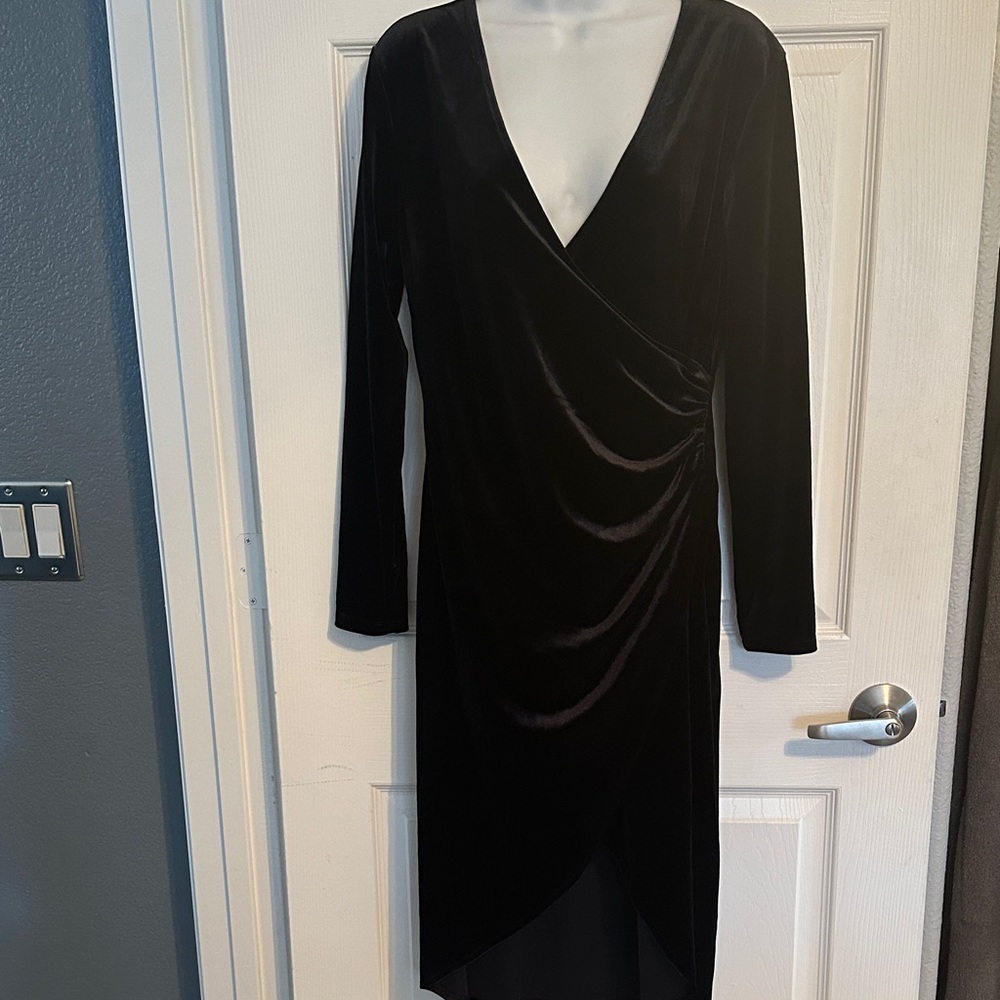 Elegant Black velvet Dress